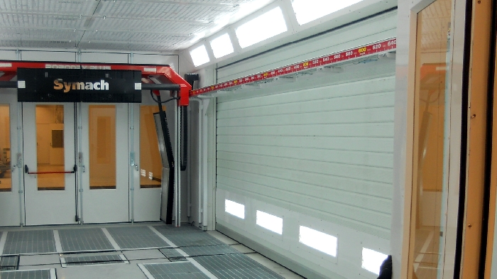 Serrande coibentate DP110, applicazione su cabina di verniciatura