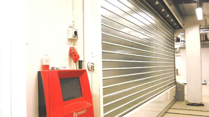 Serrande coibentate DP110, applicazione su cabina di verniciatura