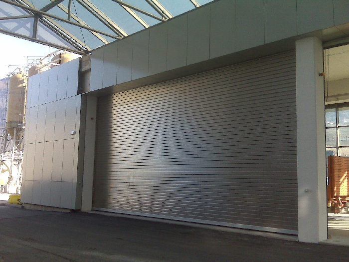 Serranda coibentata con sistema a doppia parete DP100