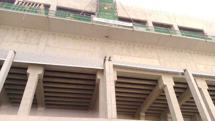 Elektricky ovládané uzávěry pro chladicí věže výroby elektrické energie