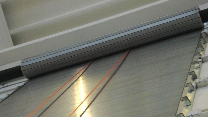 Closure for industrial building storage of silos and tanks