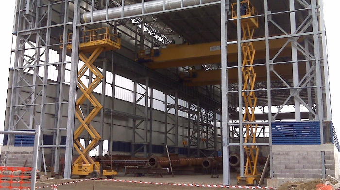 Dettaglio installazione WINDoor&reg; per chiusura cantiere navale.