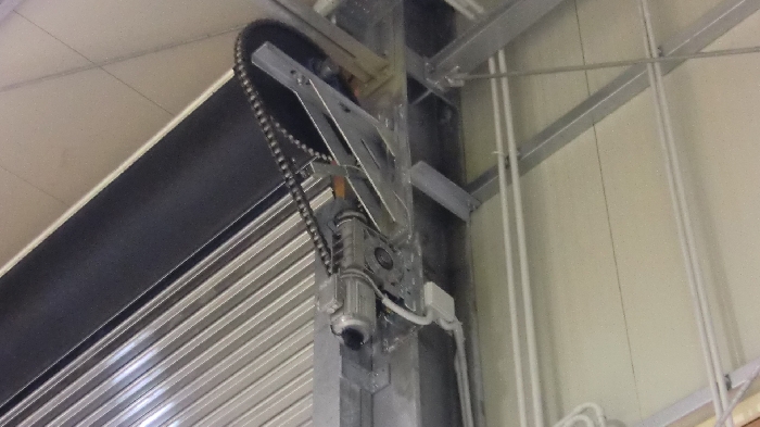 Chiusura per discarica rifiuti, Sicilia. 
Serranda avvolgibile cieca modello WINDoor&reg; certificata Classe 4.