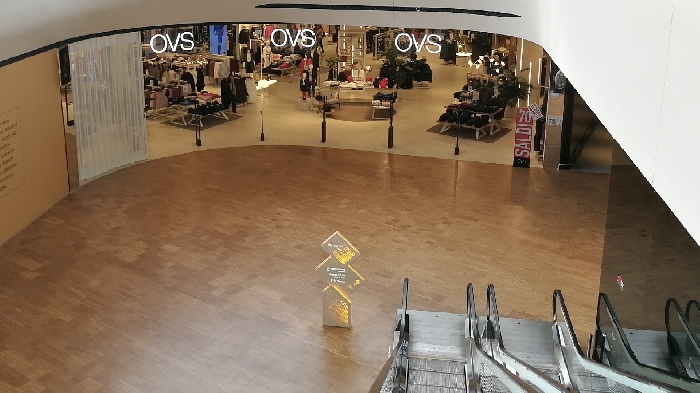 Closure for shop in commercial area, Milano